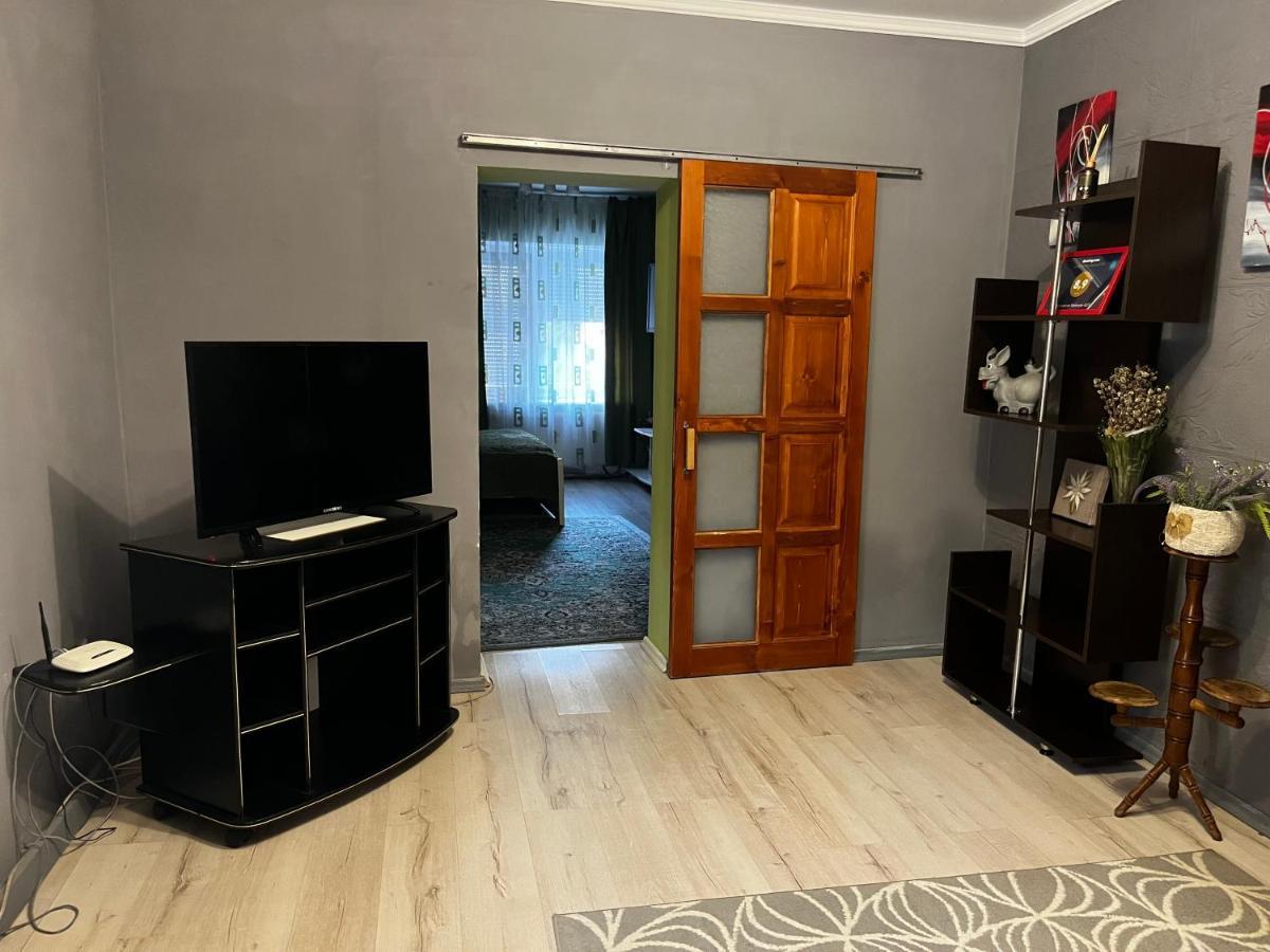 Apartment On Stefanyka 42/5 Berehove  Ngoại thất bức ảnh