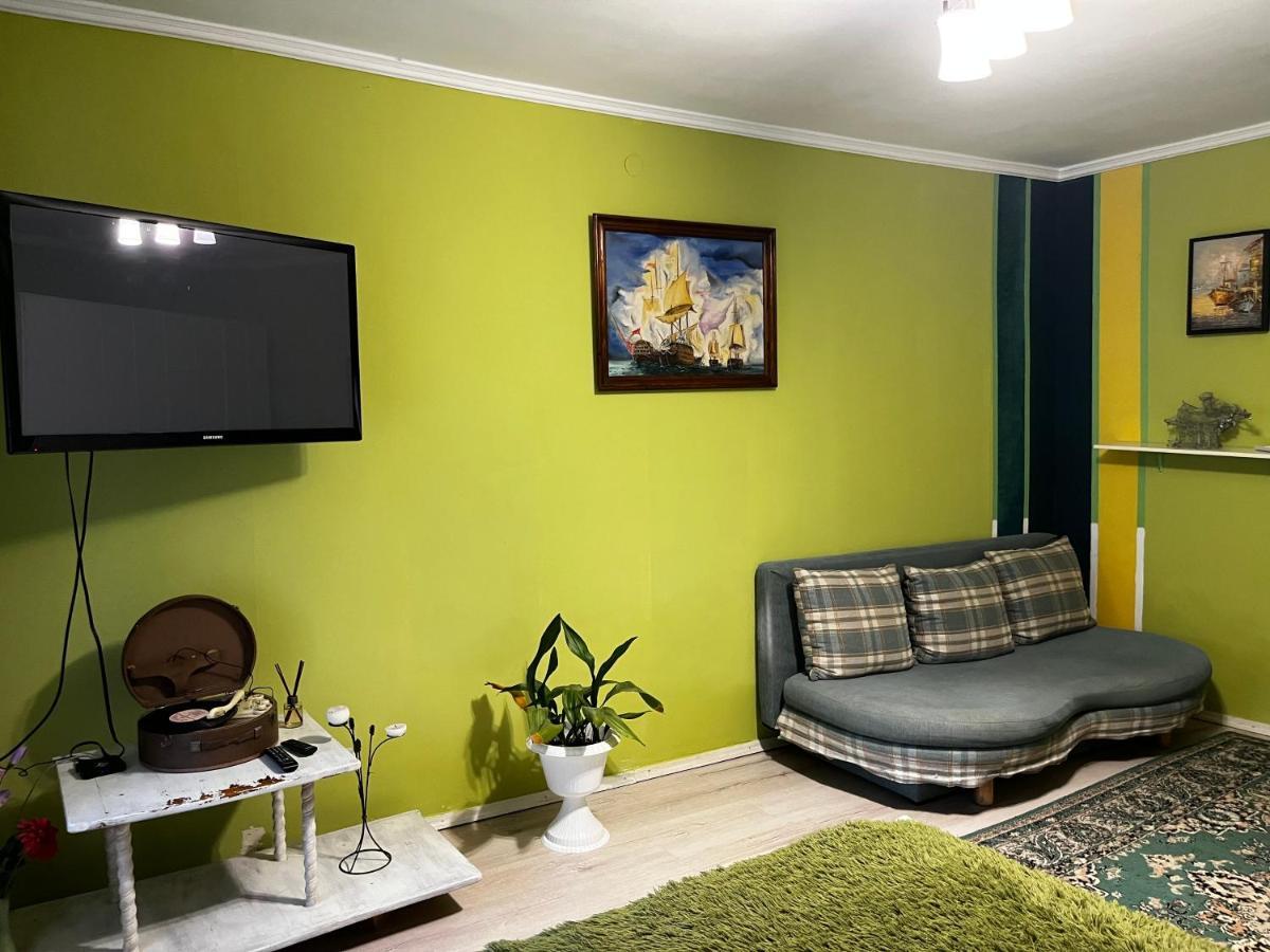 Apartment On Stefanyka 42/5 Berehove  Ngoại thất bức ảnh